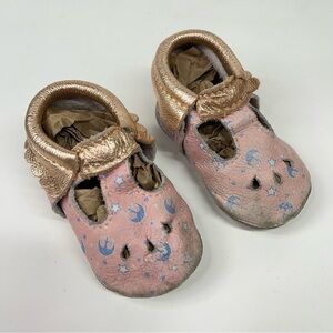 Freshly Picked 5 (7c) Star Wars moccasins scallop 0233 rose gold pink